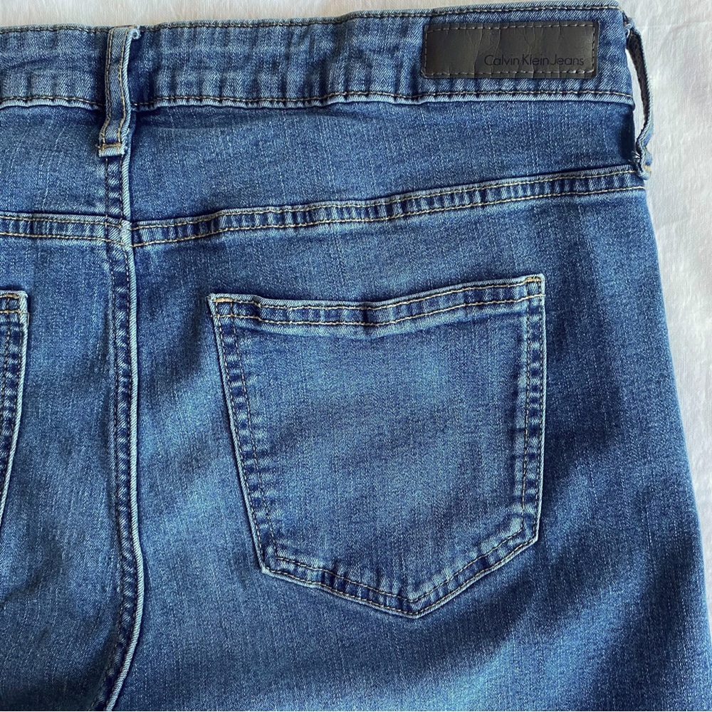 Calvin Klein Jeans Women’s 14 Blue Denim Medium Wash Slim Boyfriend Stretch - Picture 3 of 10